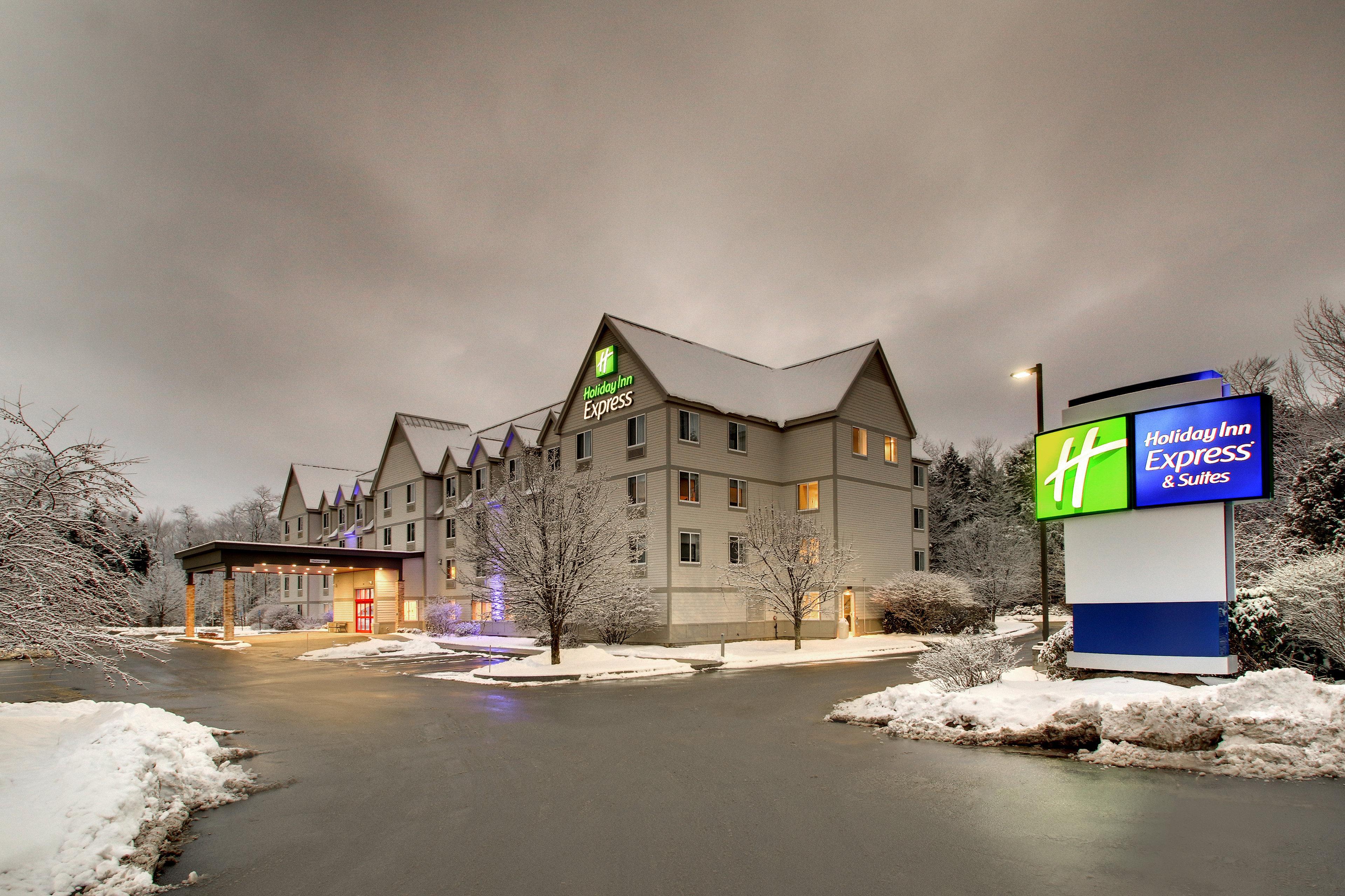 Holiday Inn Express & Suites - Lincoln East - White Mountains By Ihg Exterior foto