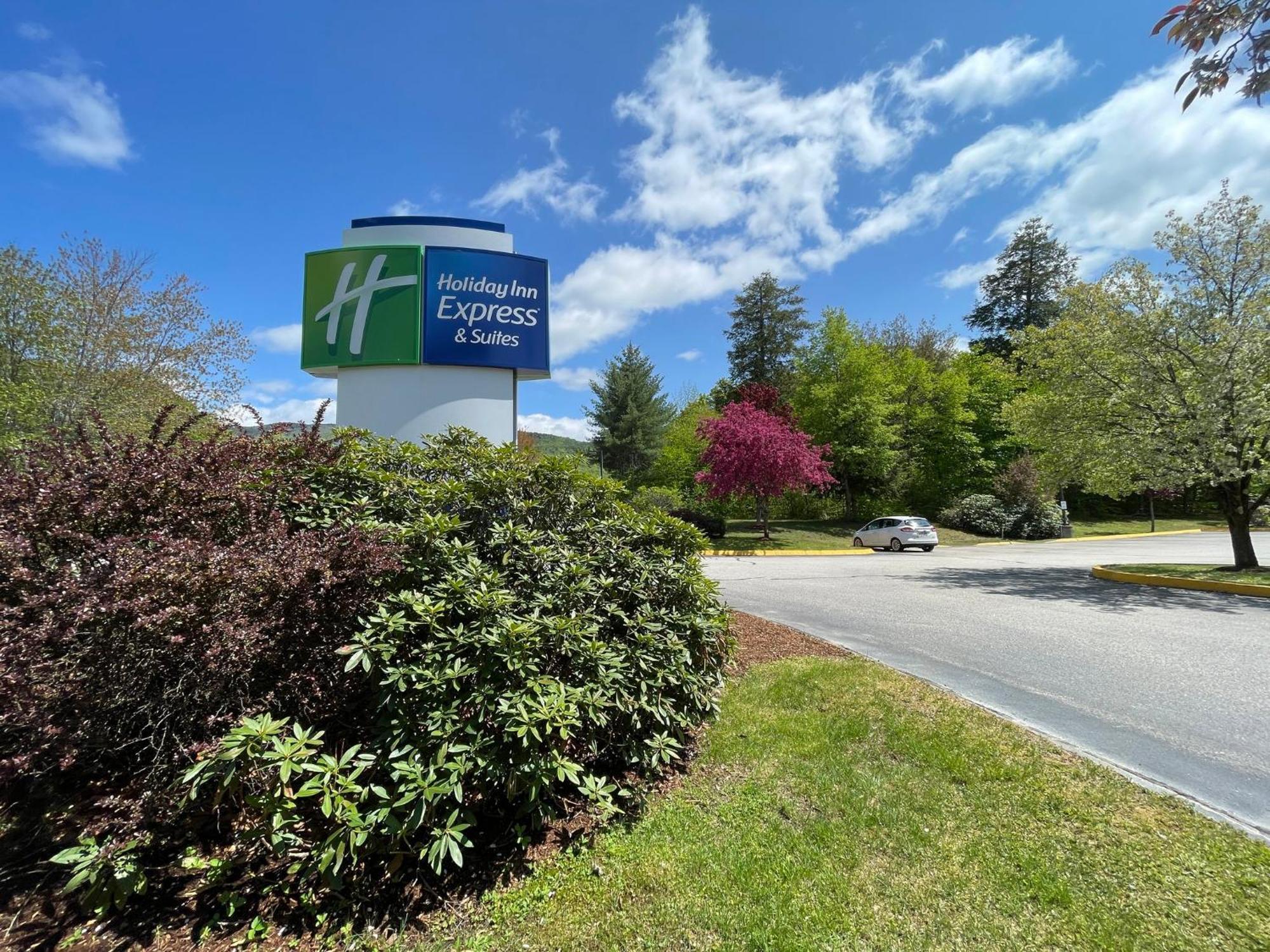 Holiday Inn Express & Suites - Lincoln East - White Mountains By Ihg Exterior foto